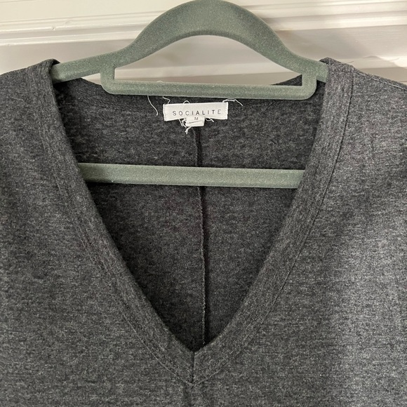 Gray, semi fitted, v neck, T-shirt dress, with side slit. - Picture 6 of 10